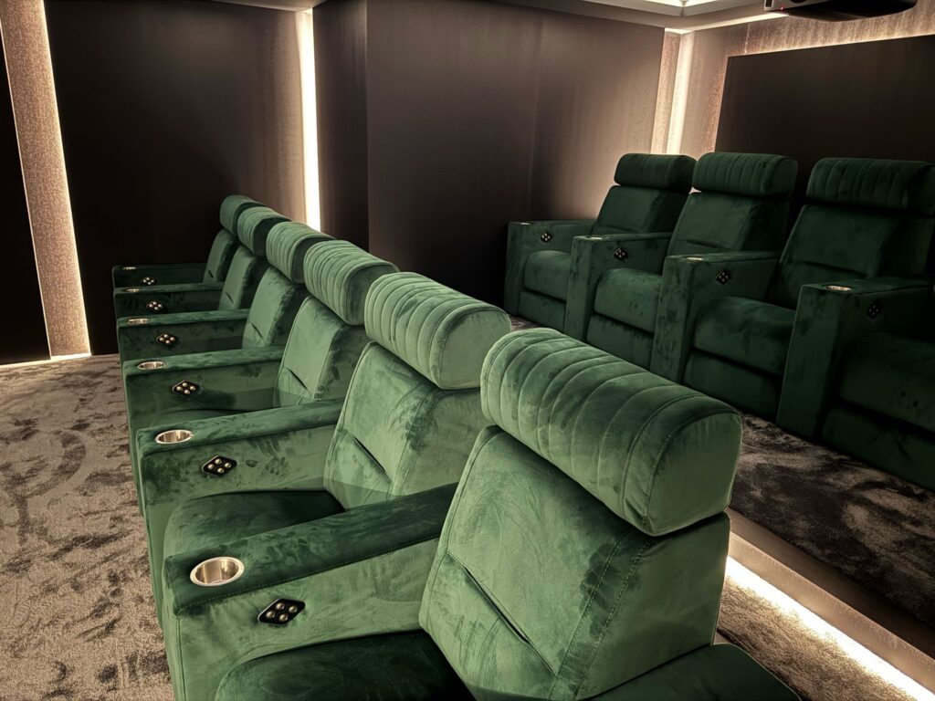 Sala de cine en casa en Boadilla del Monte 02