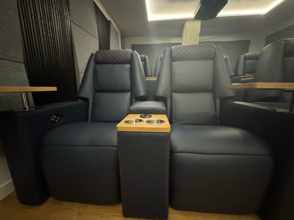 Sala de cine en casa en el Albir 03