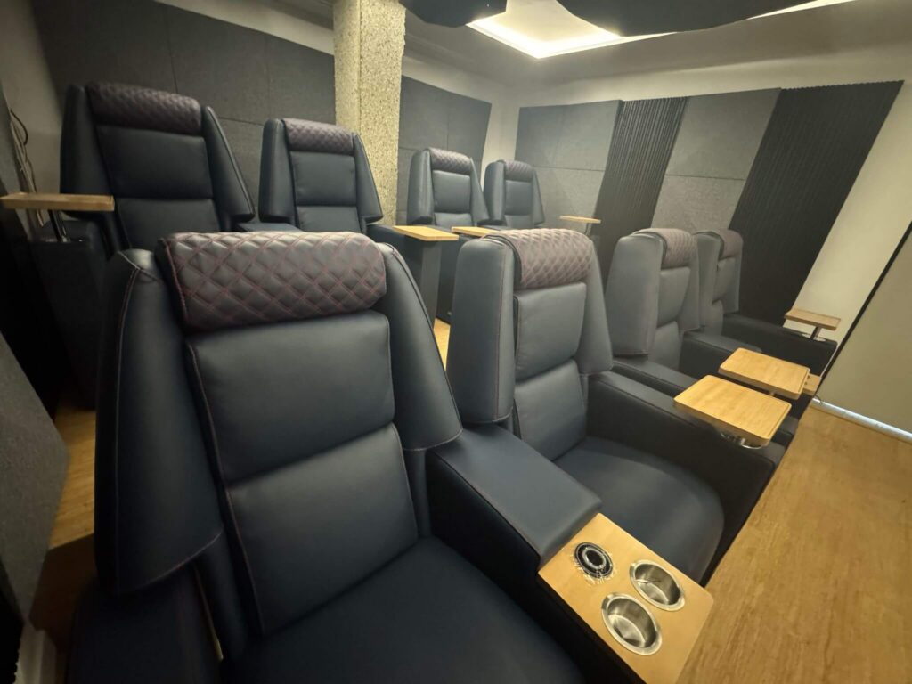 Sala de cine en casa en el Albir 04