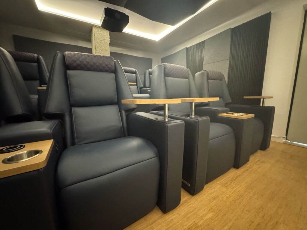 Sala de cine en casa en el Albir 05